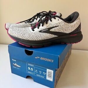 Brooks White and Pink Athletic Shoes with Cushioned Midsole